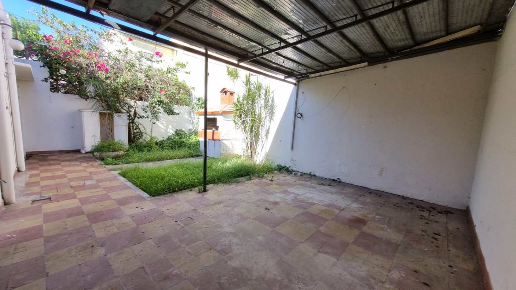 Casa de dos dormitorios en barrio Roma, Santa Fe.