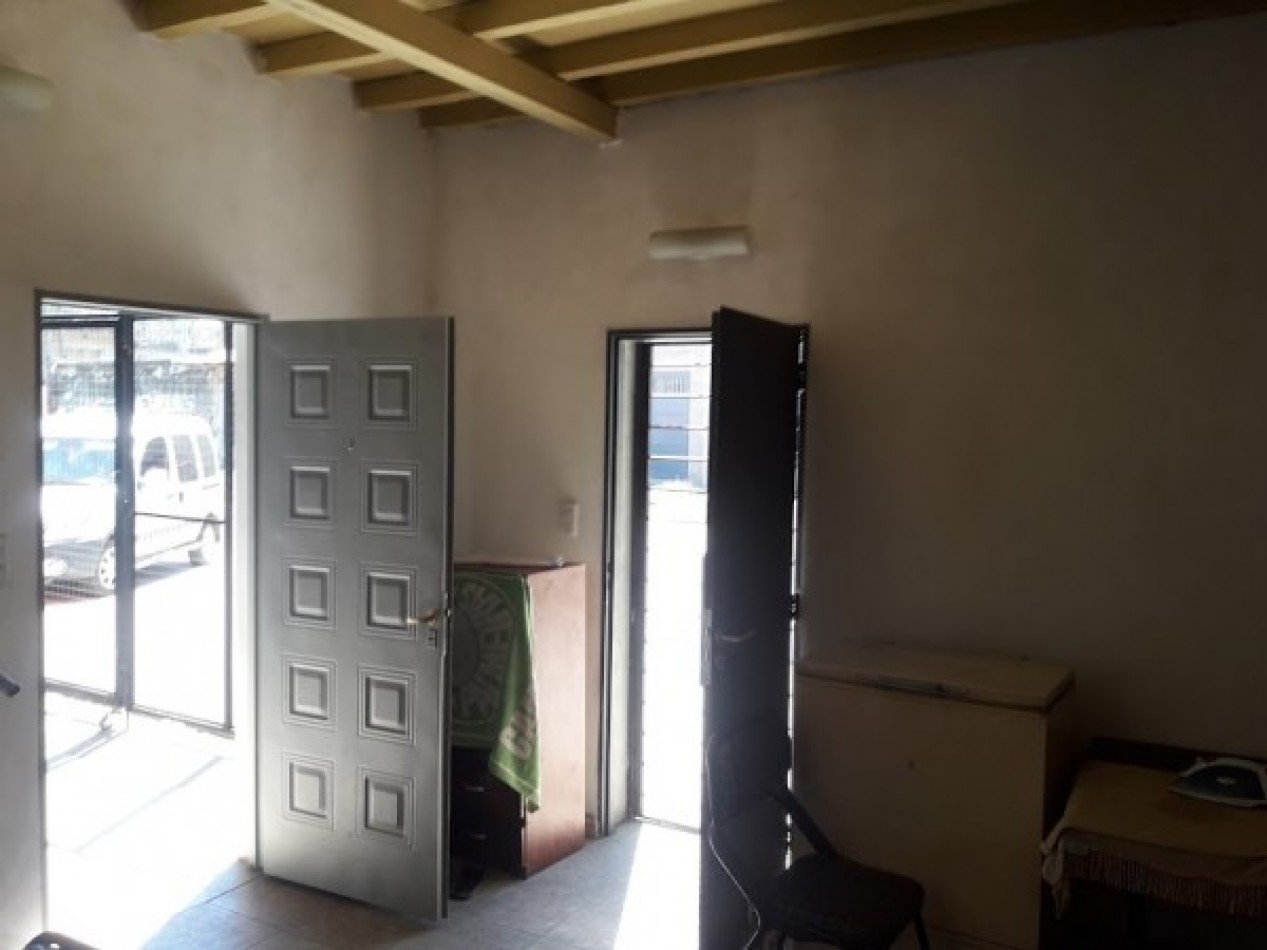 Galpon y tres departamentos, Rosario, Santa Fe