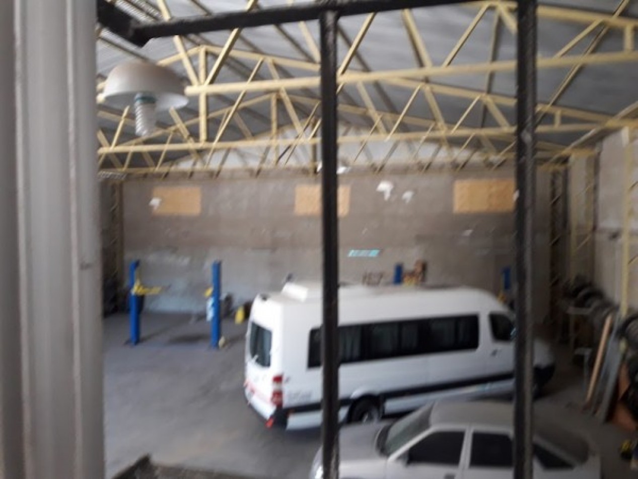 Galpon y tres departamentos, Rosario, Santa Fe