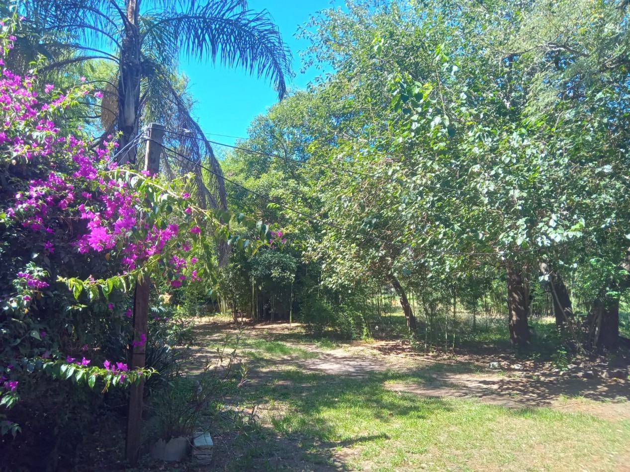 CASA DE CATEGORIA Y DEPARTAMENTO CON PISCINA Y TERRENO, RUTA 1, SANTA FE