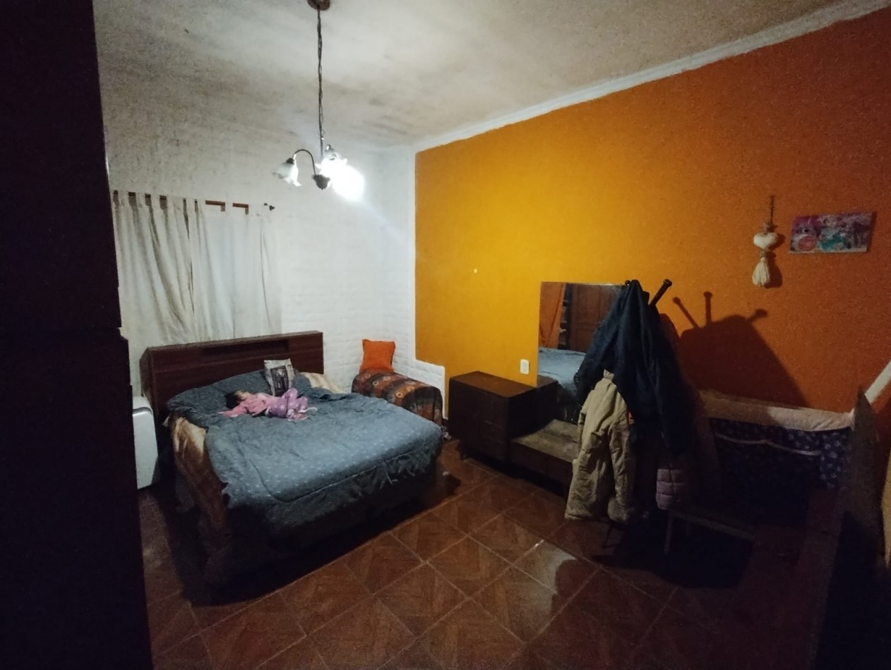 CASA AL FRENTE EN BARRIO SARGENTO CABRAL, SANTA FE