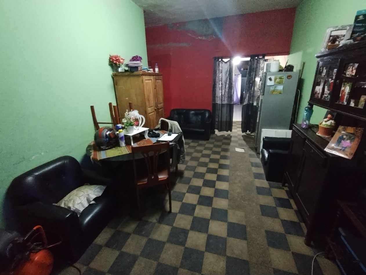 CASA AL FRENTE EN BARRIO SARGENTO CABRAL, SANTA FE