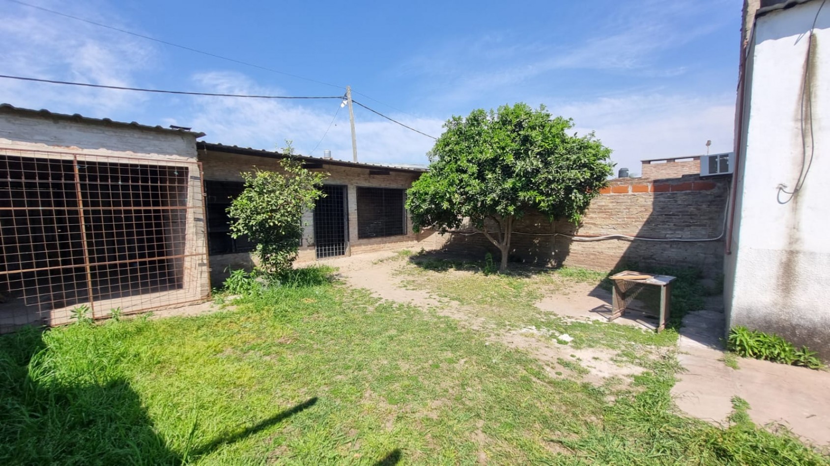 CASA DE DOS DORMITORIOS Y PATIO, SANTO TOME
