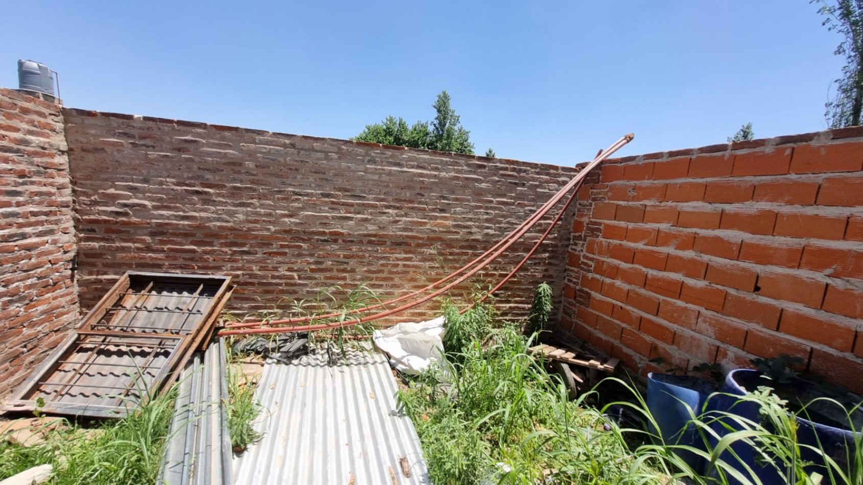 CASA A TERMINAR MAS DEPARTAMENTOS A TERMINAR, ADELINA OESTE, SANTO TOME