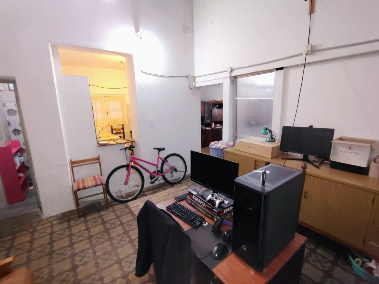 CASA CON GRAN TERRENO  BARRIO FOMENTO 9 DE JULIO 