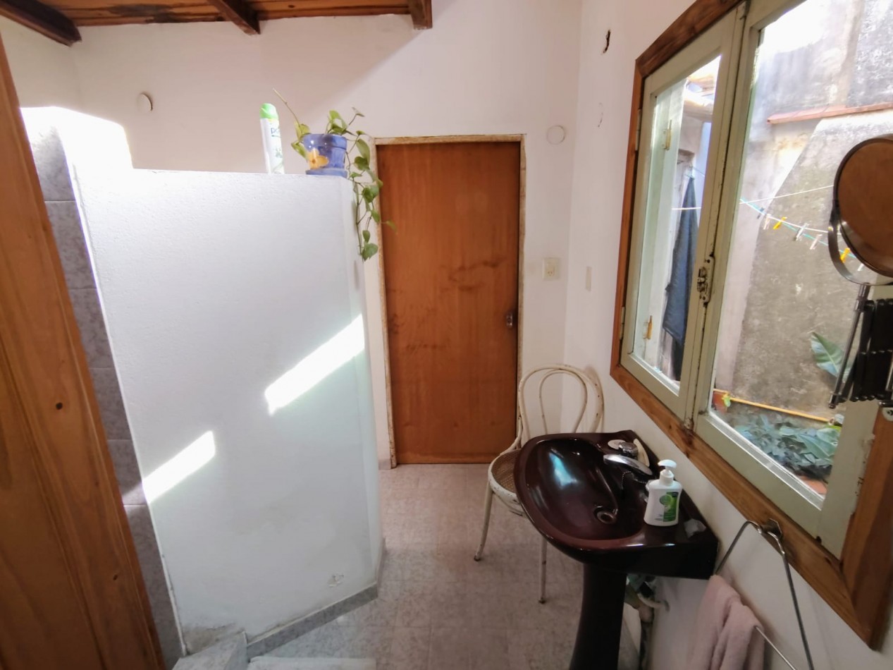CASA CON GRAN TERRENO  BARRIO FOMENTO 9 DE JULIO 