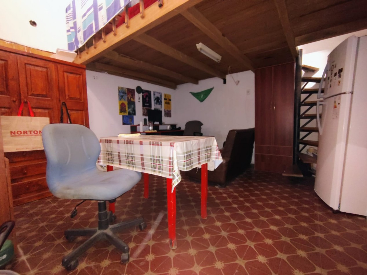 CASA CON GRAN TERRENO  BARRIO FOMENTO 9 DE JULIO 
