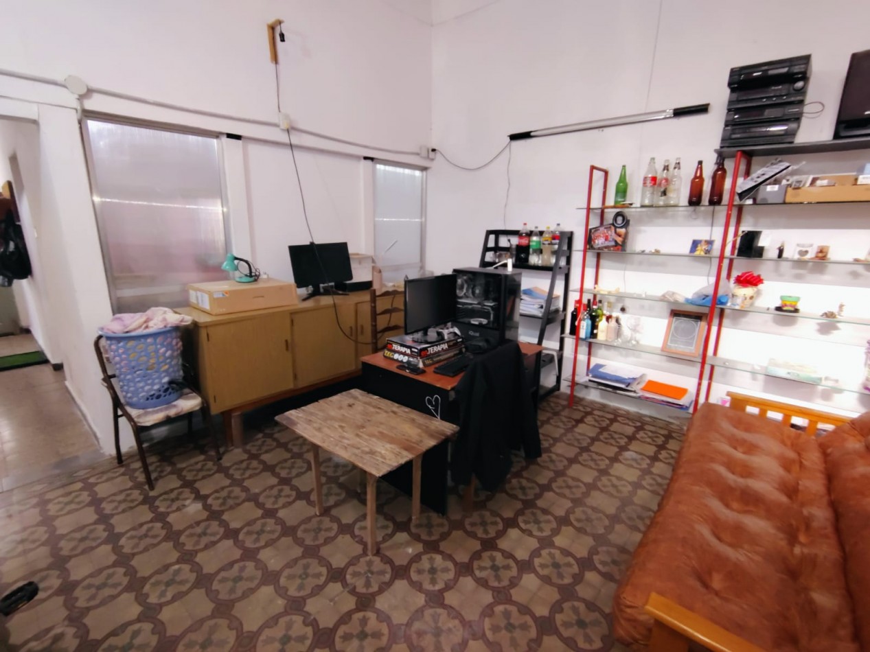 CASA CON GRAN TERRENO  BARRIO FOMENTO 9 DE JULIO 