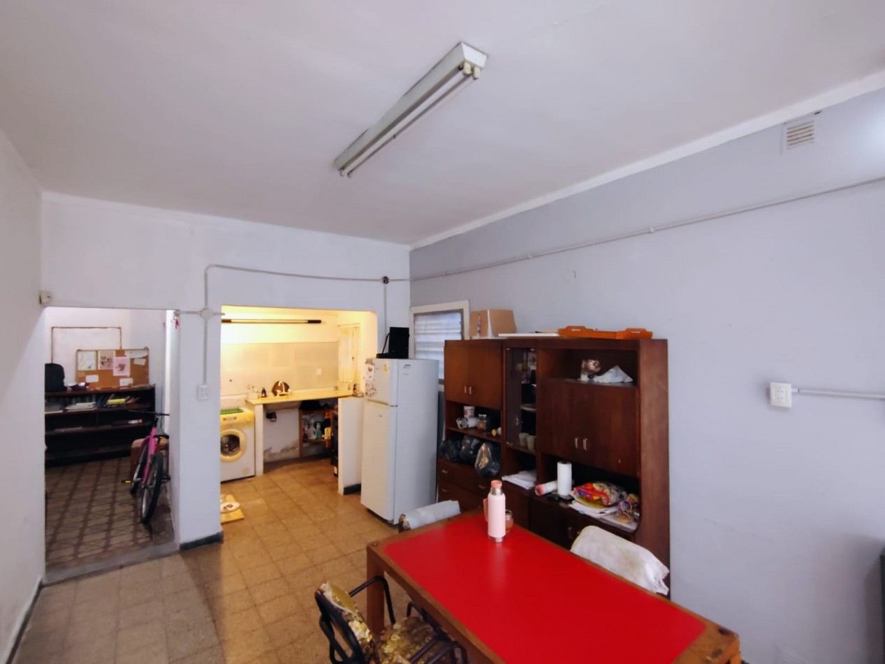 CASA CON GRAN TERRENO  BARRIO FOMENTO 9 DE JULIO 