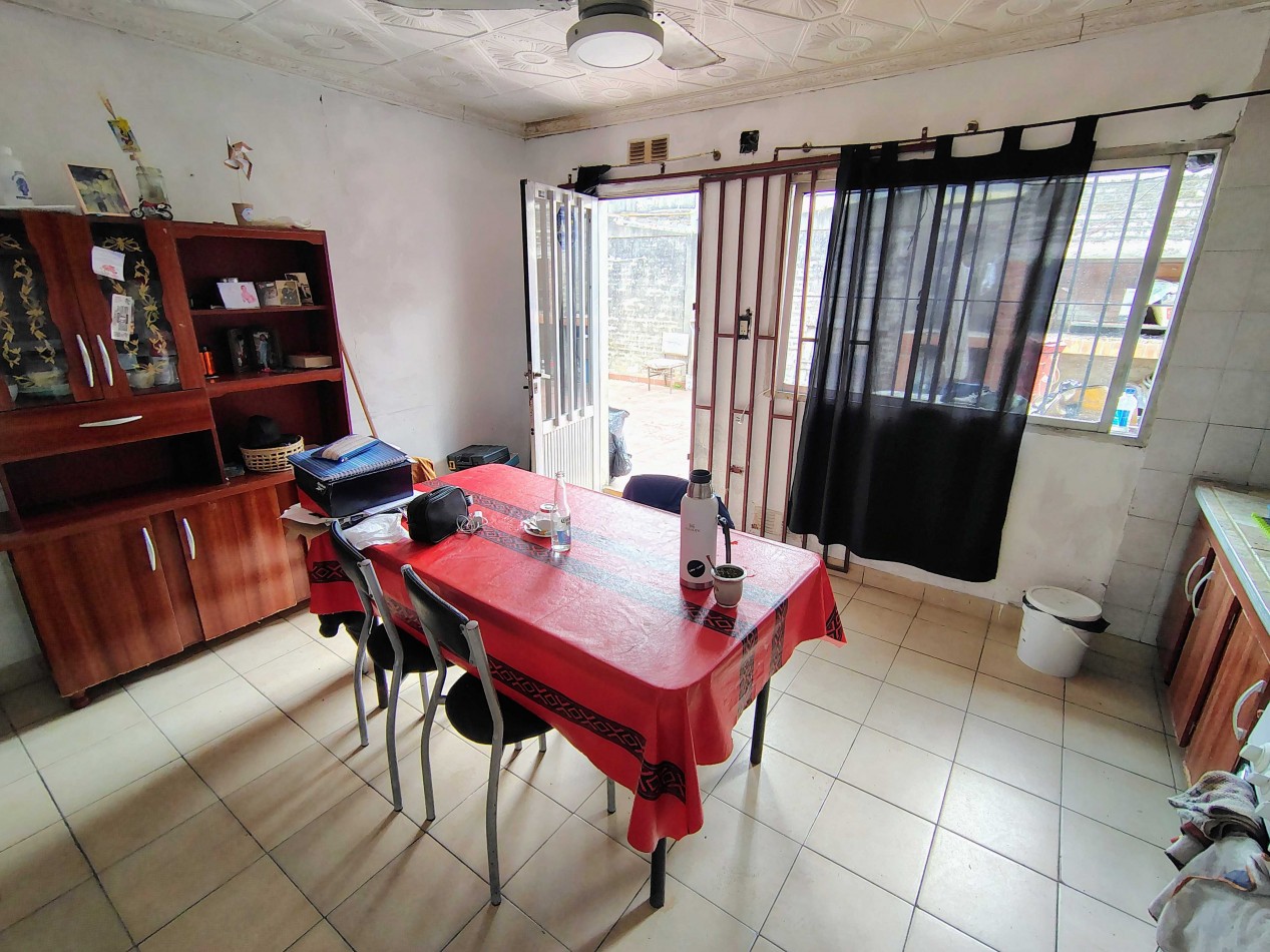 Casa de 2 dormitorios y patio en Maria Selva 