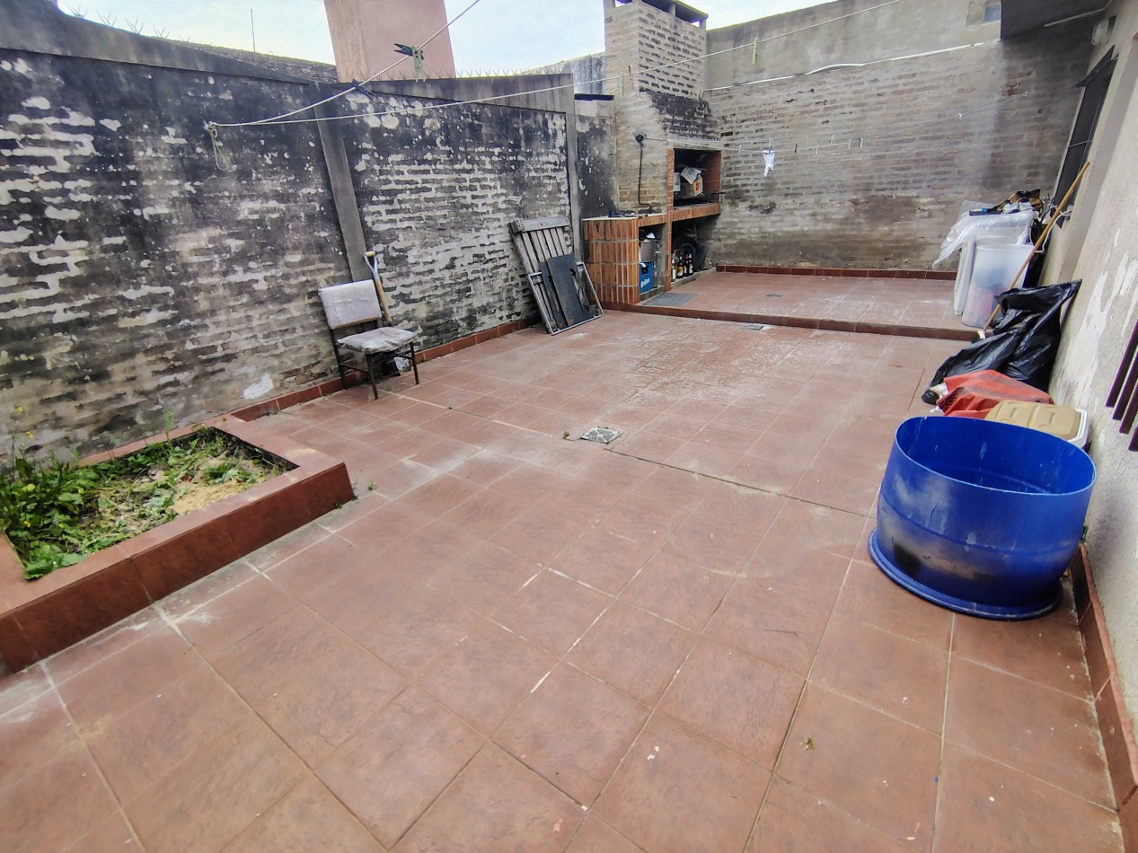 Casa de 2 dormitorios y patio en Maria Selva 