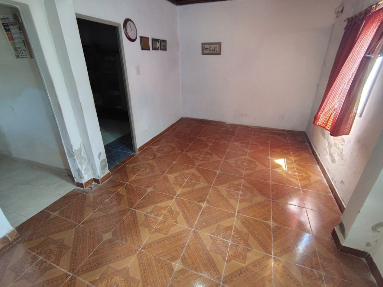 Casa en esquina con amplio terreno y gran patio en Santa Fe - ideal para ampliar