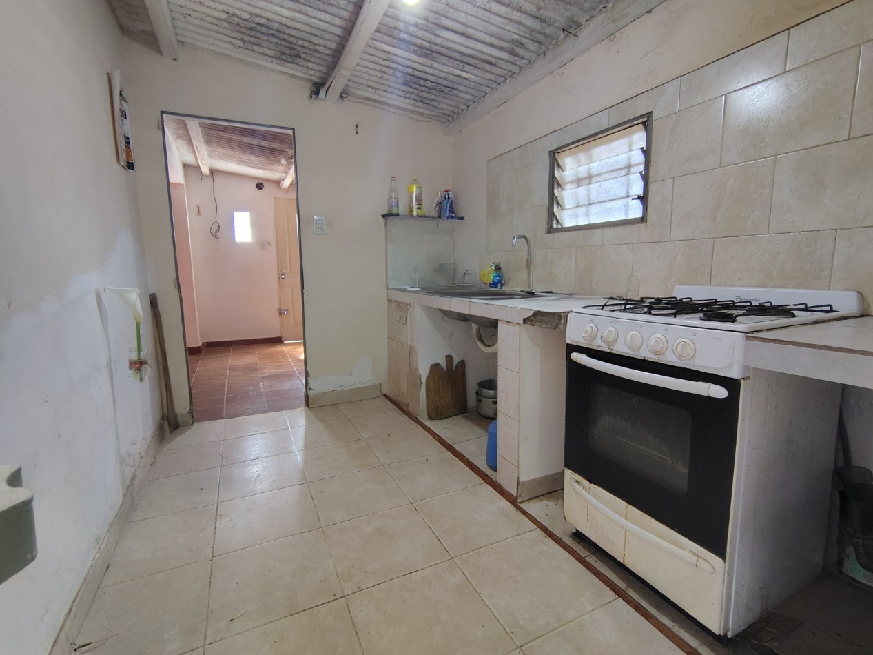 Casa en esquina con amplio terreno y gran patio en Santa Fe - ideal para ampliar