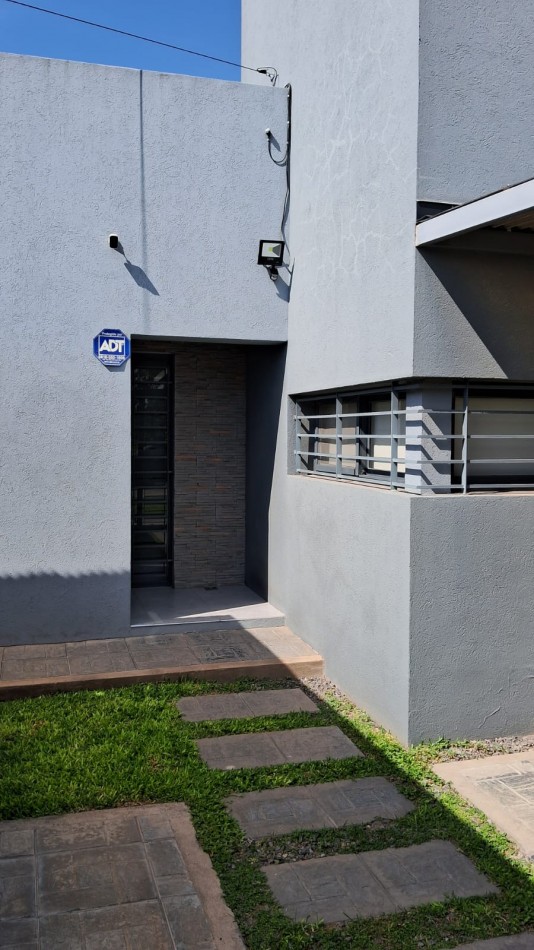 CASA EN RECREO