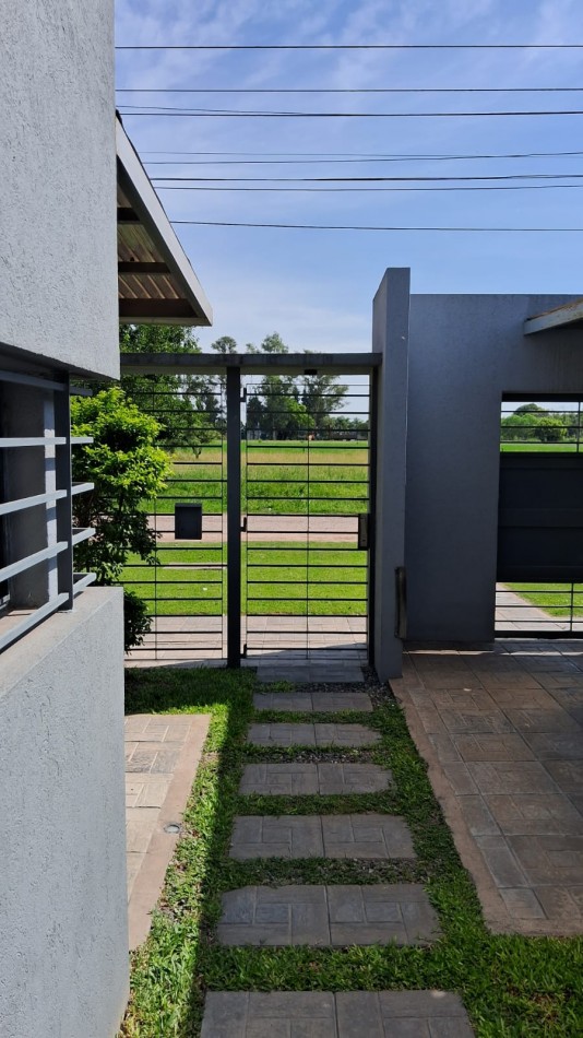 CASA EN RECREO