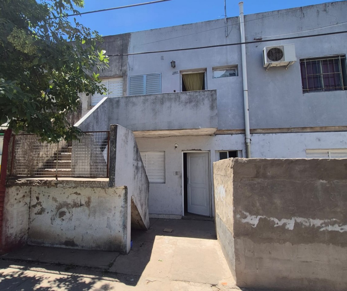 Departamento en planta alta, luminoso y funcional