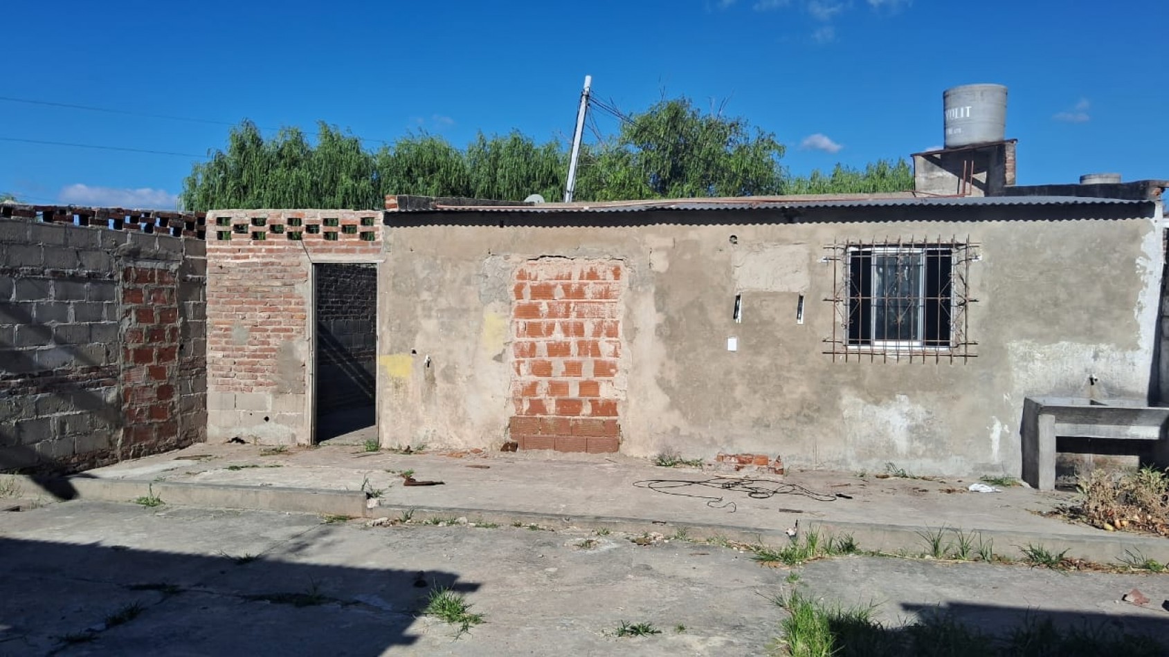 CASA A REFACCIONAR O DEMOLER, EN ZONA NORTE