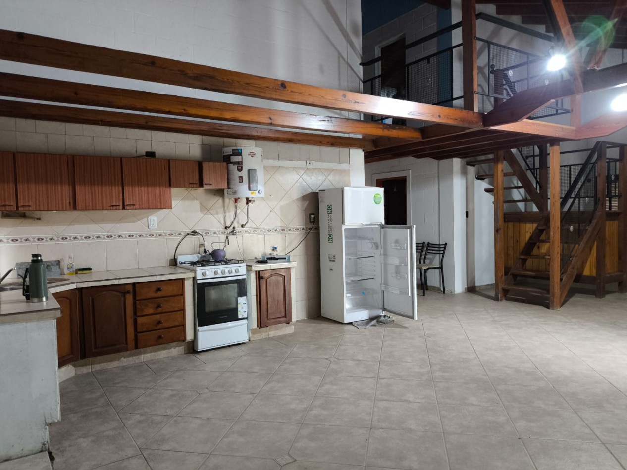 CASA CON PISCINA Y ESPACIO VERDE, SAUCE VIEJO