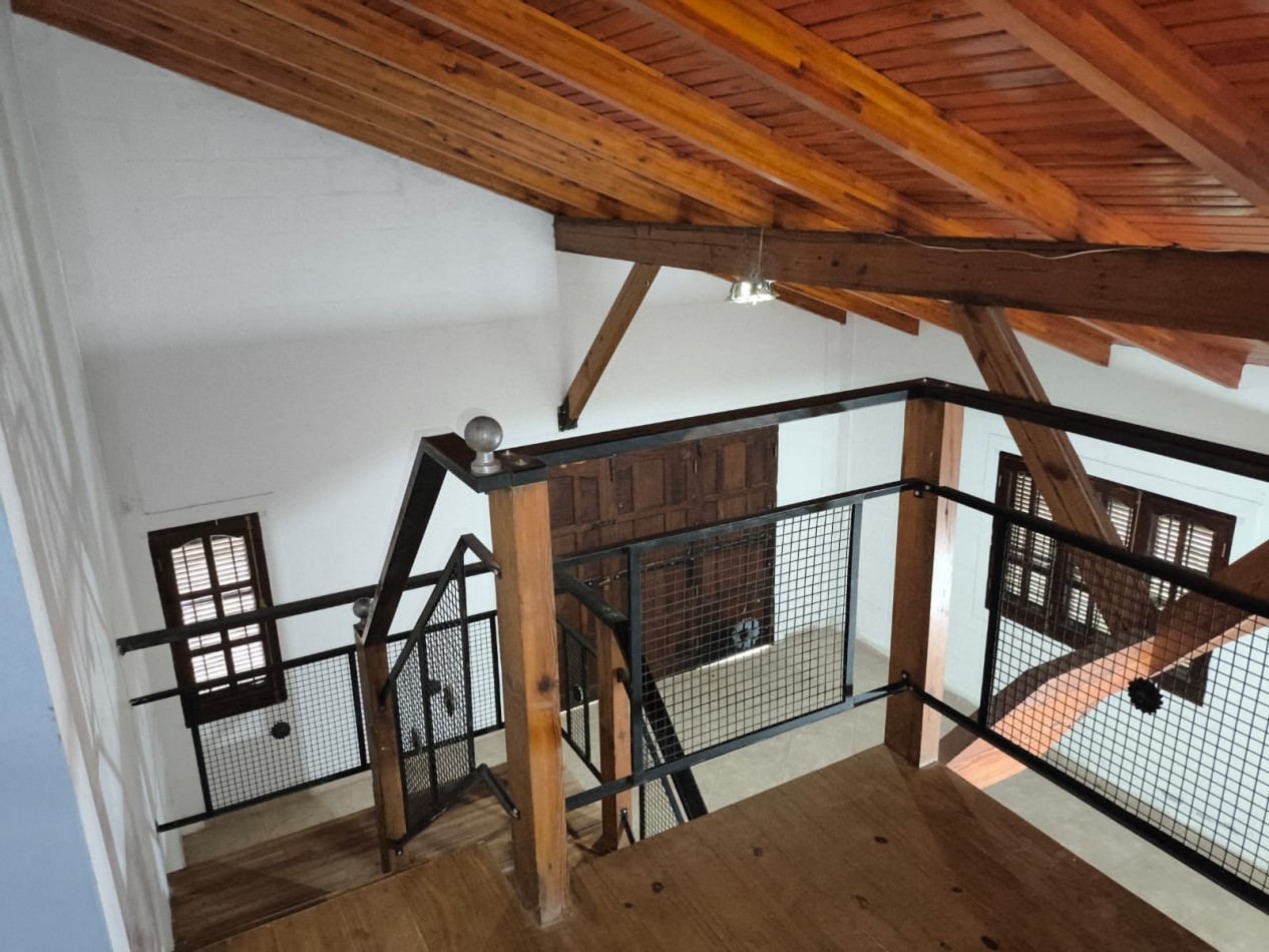 CASA CON PISCINA Y ESPACIO VERDE, SAUCE VIEJO