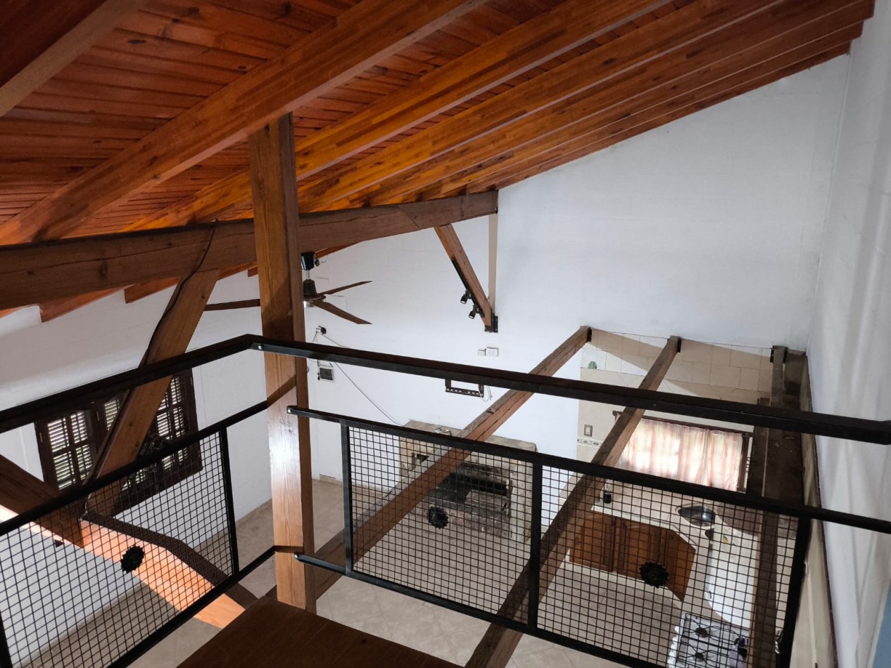 CASA CON PISCINA Y ESPACIO VERDE, SAUCE VIEJO