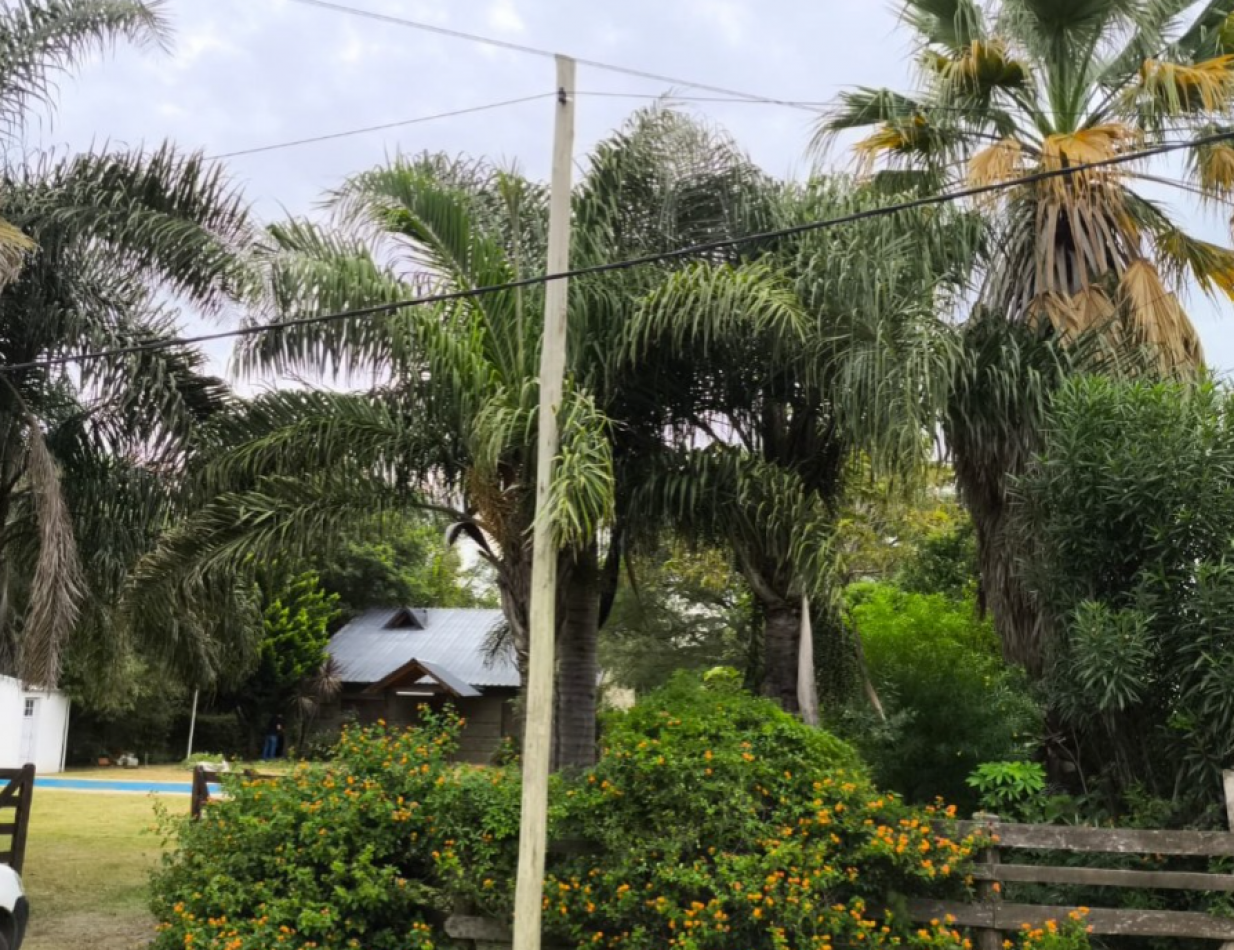 CASA CON PISCINA Y ESPACIO VERDE, SAUCE VIEJO