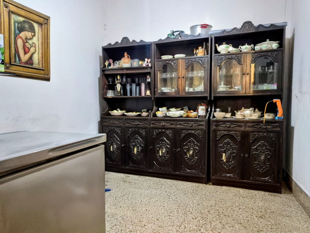 CASA DE DOS DORMITORIOS, CON PATIO Y COCHERA, SANTA FE