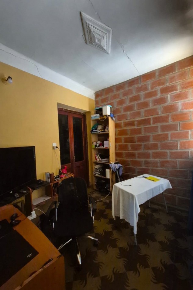 Casa en venta en Barrio Sargento Cabral - Ubicacion estrategica y gran potencial