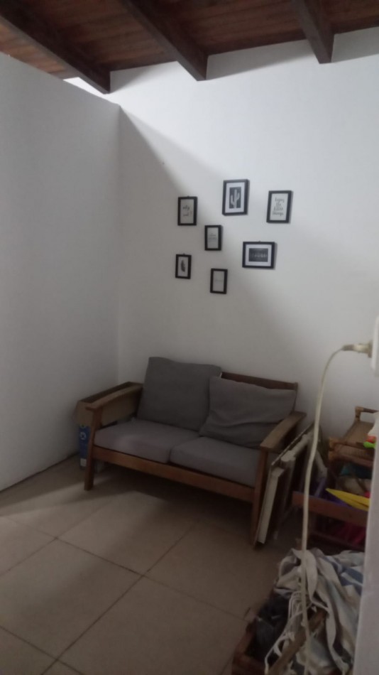 CASA QUINTA DE 2 DORMITORIOS CON PISCINA EN DESVIO ARIJON