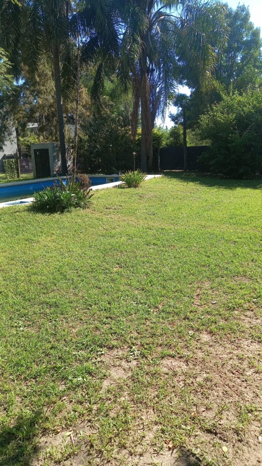 CASA QUINTA DE 2 DORMITORIOS CON PISCINA EN DESVIO ARIJON