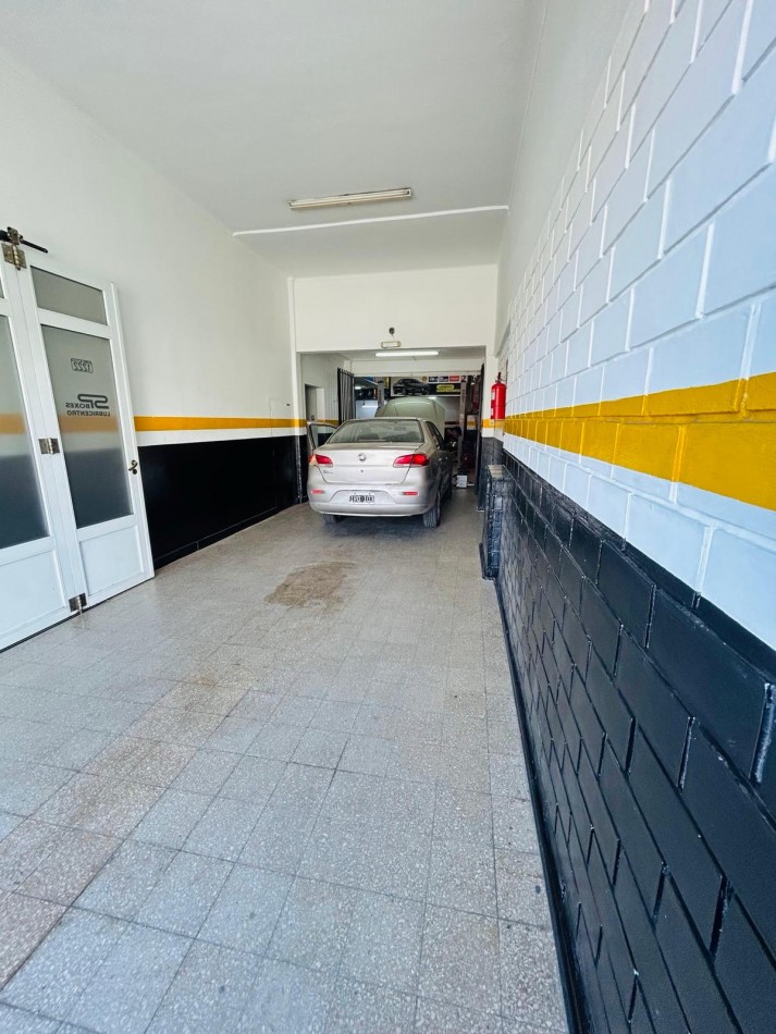 Locales comerciales sobre Av. 7 de Marzo, Santo Tome