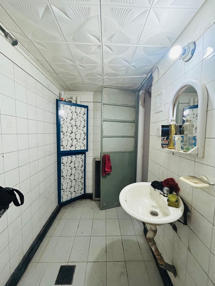 Locales comerciales sobre Av. 7 de Marzo, Santo Tome