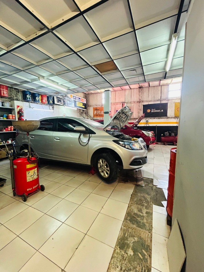 Locales comerciales sobre Av. 7 de Marzo, Santo Tome