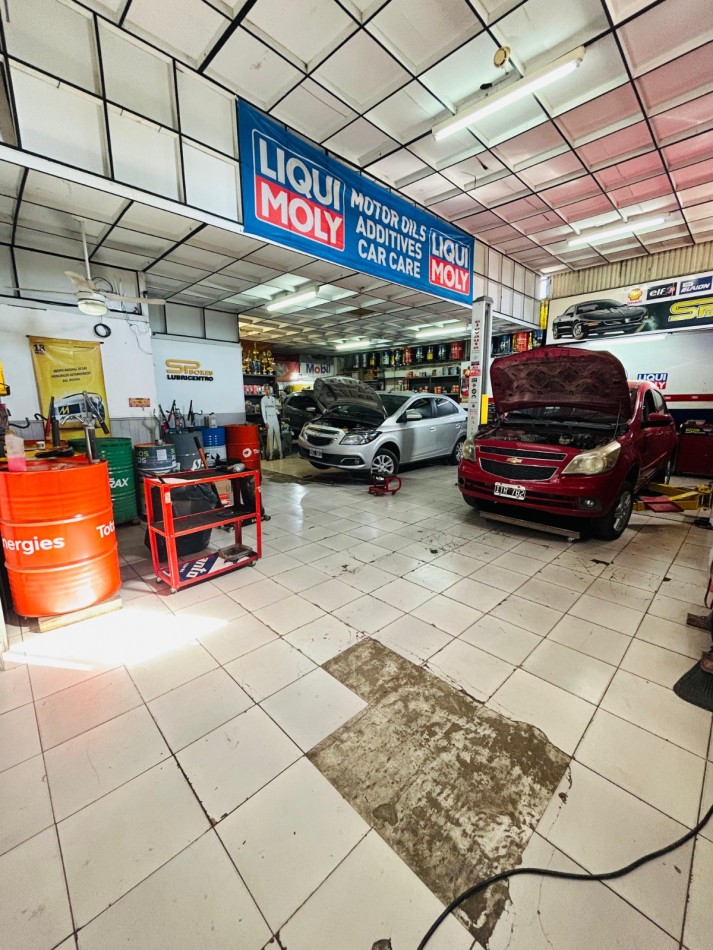 Locales comerciales sobre Av. 7 de Marzo, Santo Tome