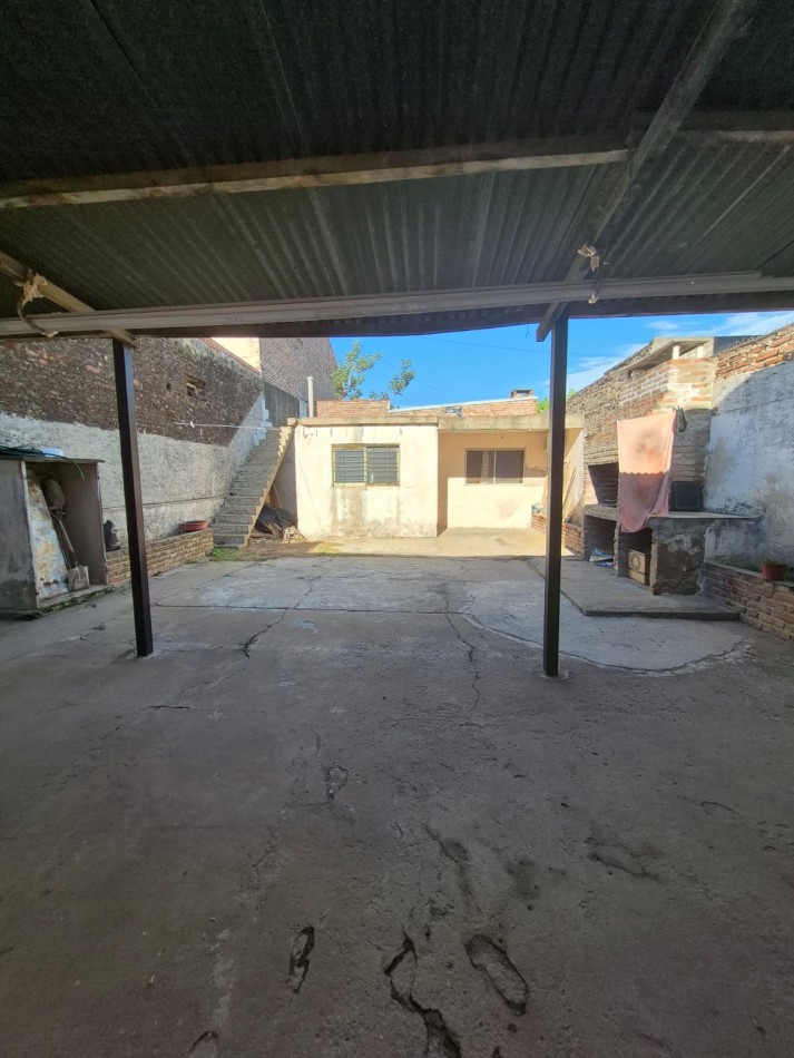 CASA CON DPTO EN ZONA NORTE, SANTA FE