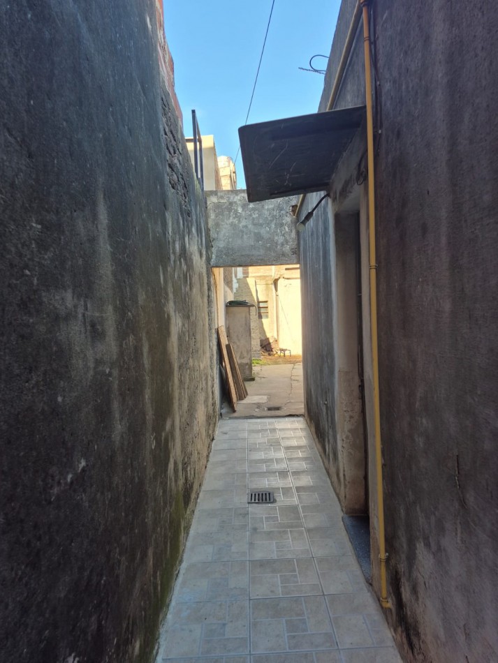 CASA CON DPTO EN ZONA NORTE, SANTA FE