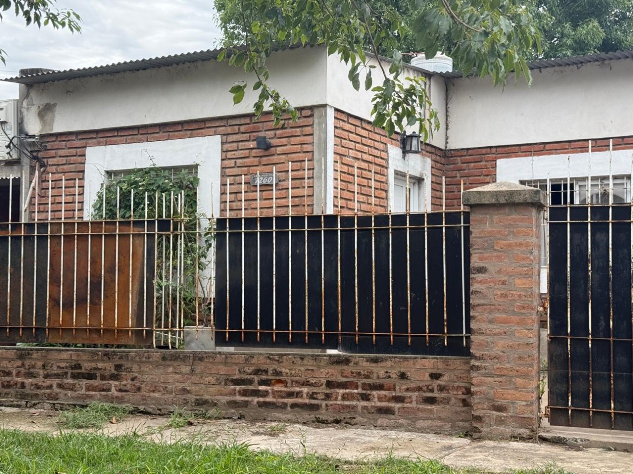 CASA DE 3 DORMITORIOS EN SANTO TOME