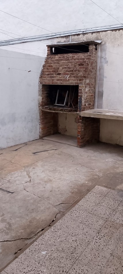 Casa en Planta Baja y Planta Alta, al frente en Santa Fe