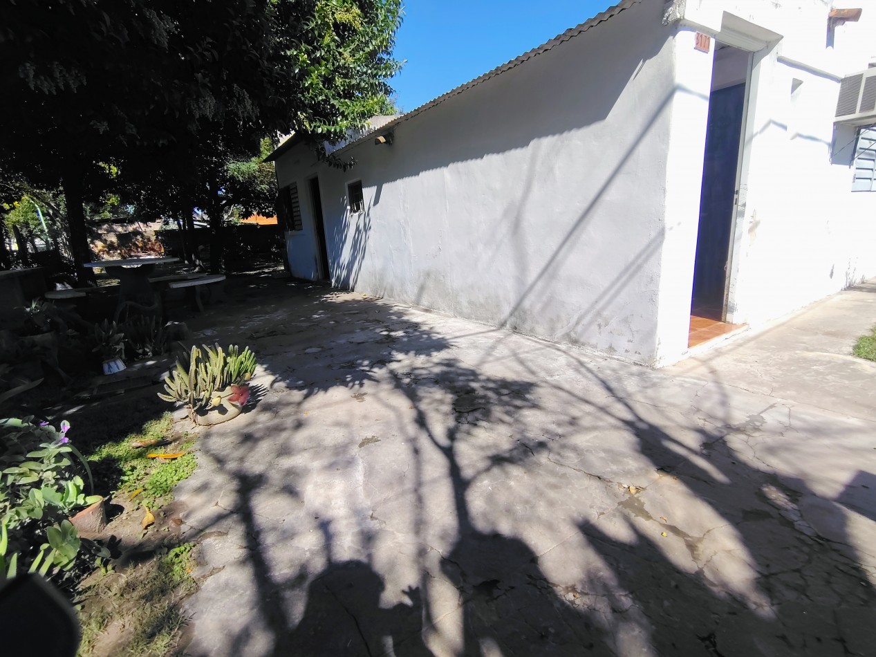 Casa en esquina con amplio terreno de 330 m² Gran potencial  