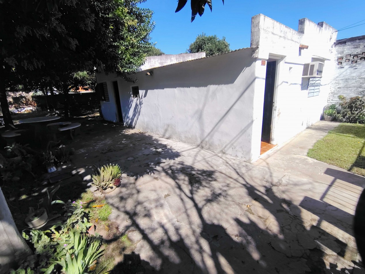 Casa en esquina con amplio terreno de 330 m² Gran potencial  