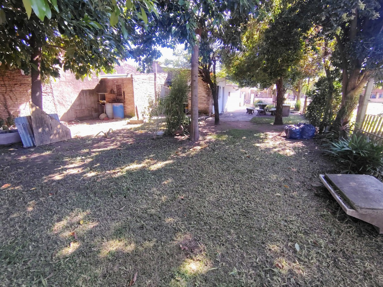 Casa en esquina con amplio terreno de 330 m² Gran potencial  