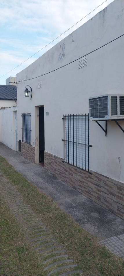 CASA DE 2 DORMITORIOS SOBRE AV. DEL TRABAJADOR, SANTO TOME