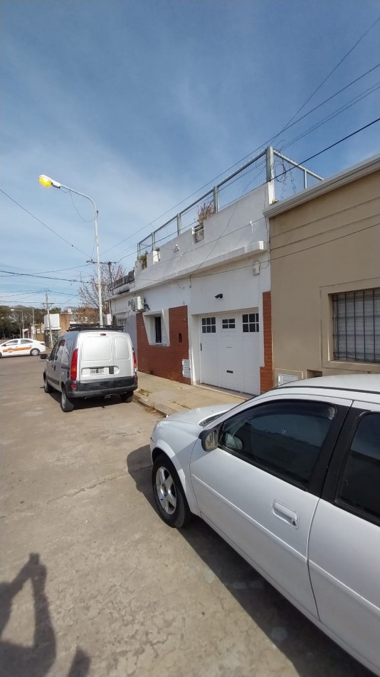 CASA DE 4 DORMITORIOS, SANTO TOME - SANTA FE
