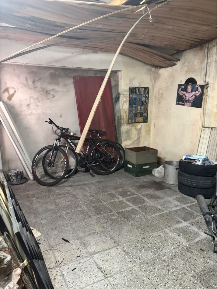 PROPIEDAD EN OCHAVA A RECICLAR, EN BARRIO MAYORAZ