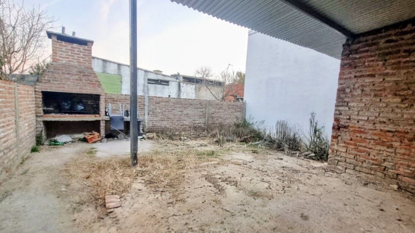 CASA EN BARRIO LOS HORNOS - SANTA FE 