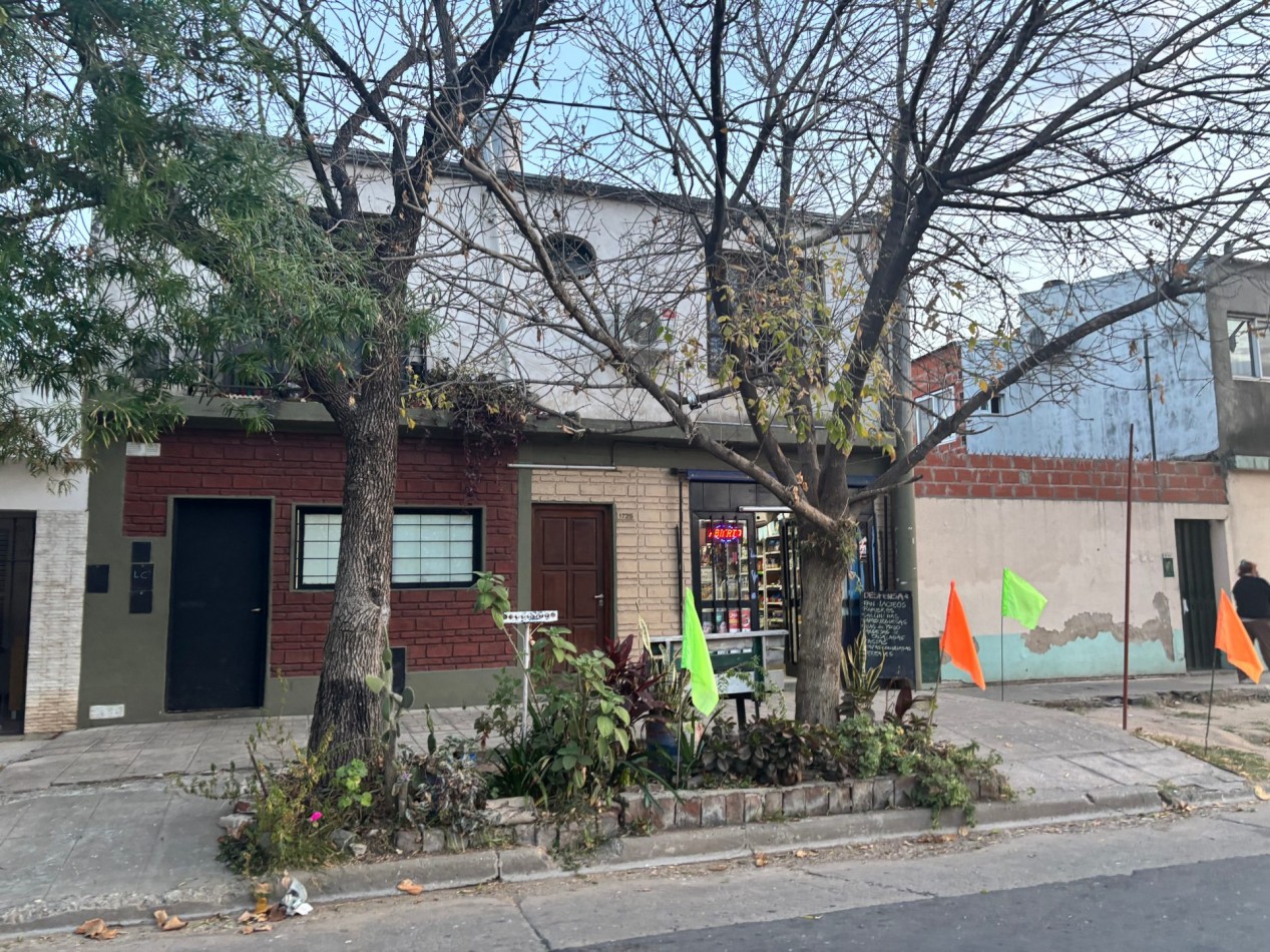 CASA DOBLE EN B° MARIA SELVA - SANTA FE
