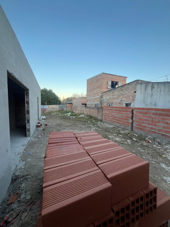 CASA EN CONSTRUCCION EN ZONA NORTE - SANTA FE