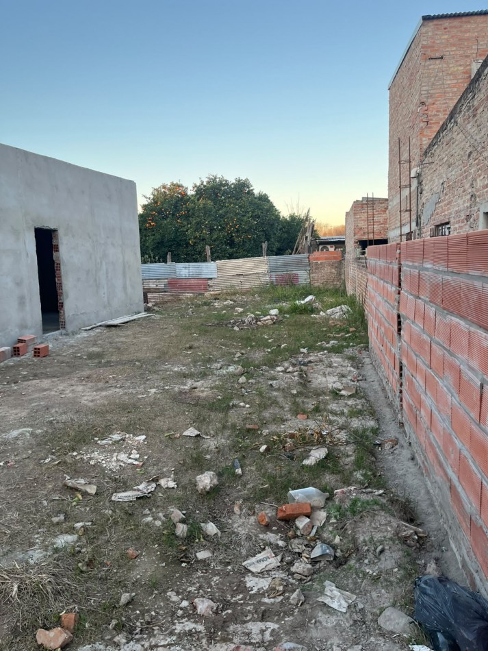 CASA EN CONSTRUCCION EN ZONA NORTE - SANTA FE