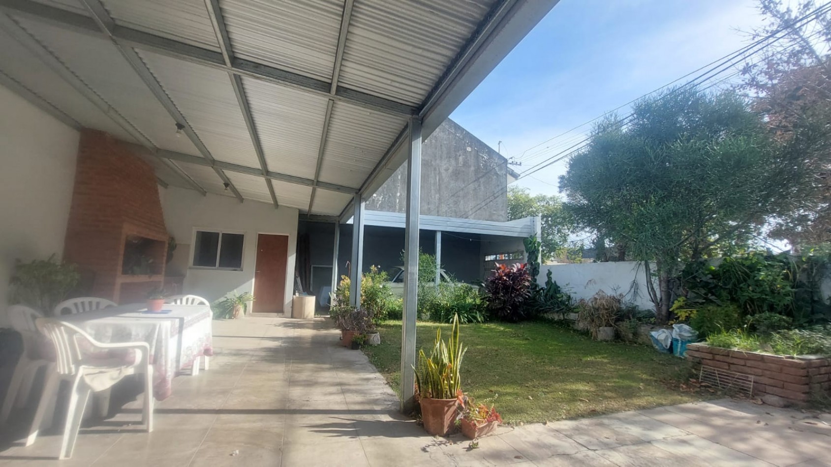 CASA DE TRES DORMITORIOS Y PATIO, SAN JUSTO, SANTA FE