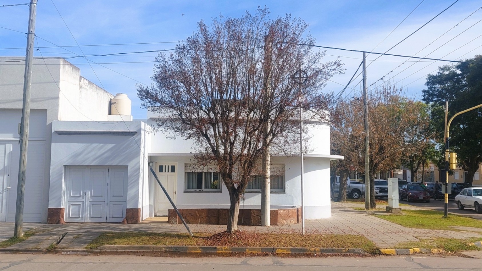 CASA DE TRES DORMITORIOS Y PATIO, SAN JUSTO, SANTA FE