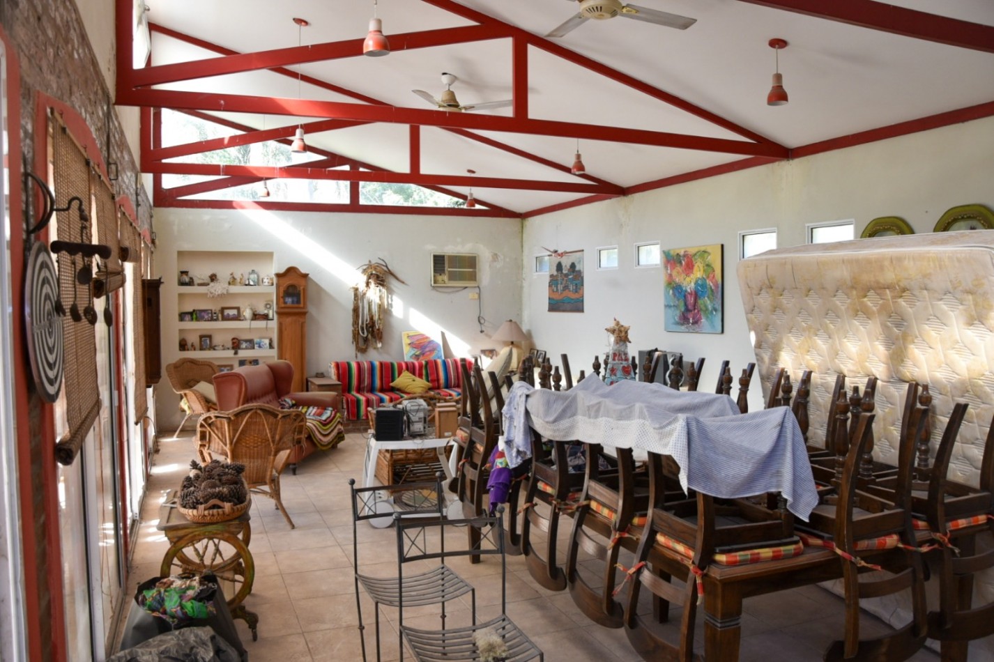 CASA DE DOS PLANTAS, PISCINA Y PARQUIZADO, SAUCE VIEJO